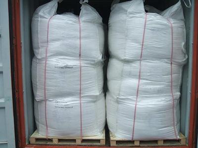 براميل ليفية وأكياس منسوجة 